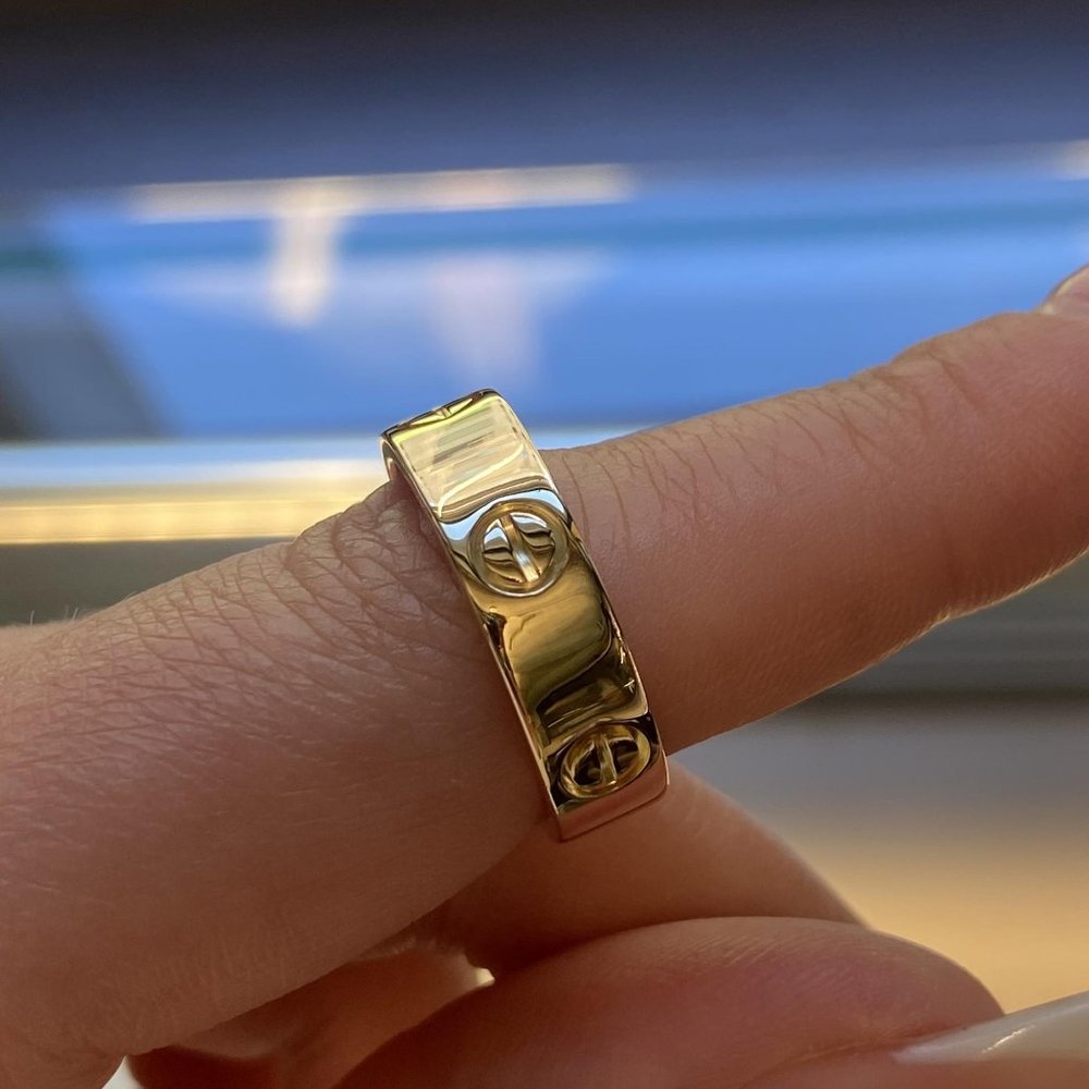 Cartier Love Ring 18K Yellow Gold Size 50 US 5.25 - Picture 3 of 6
